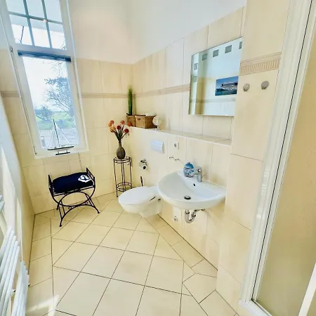 Lotsenhaus/traumschiff * Rostock